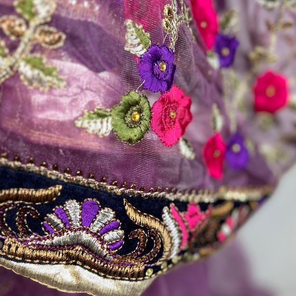 NWT Saree Swarg Embroidered Embellished Purple Net Saree with Gold Lame Trim - Picture 6 of 15